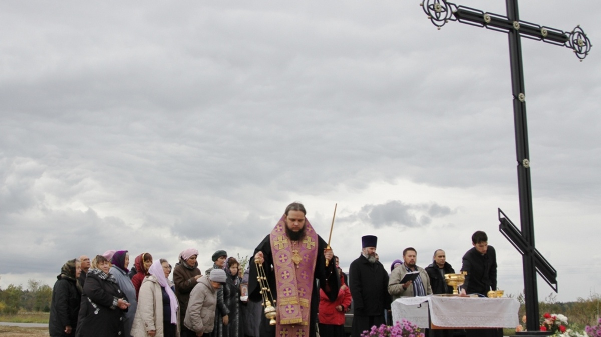 Погода новохоперск дней. Поклонный крест Воронежская область. Поклонный крест в новохопёрске Воронежской. Поклонный крест в Дубовке Воронежской области. Район кресты Воронеж.