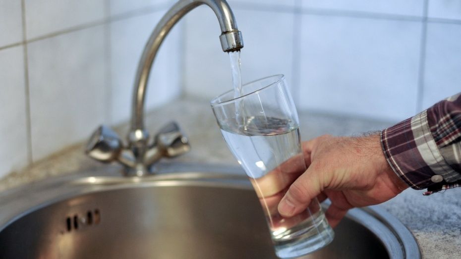 В Ольховатском районе в 2 селах выявили некачественную воду