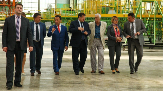 Председатель Центрально-Черноземного банка Владимир Салмин посетил Воронежский авиазавод