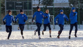 Воронежский «Факел» сыграл двусторонний матч на снегу в Сочи
