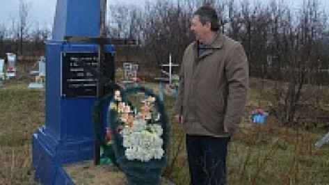 Сельский фермер из Богучарского района на свои деньги установил памятник жертвам голодомора