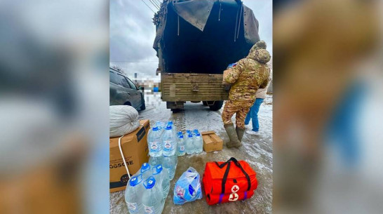 Россошанская епархия передала участникам СВО генератор и 140 литров бутилированной воды