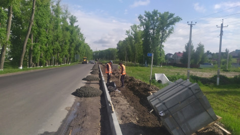 В Новоусманском районе построят тротуары вдоль дорог регионального значения