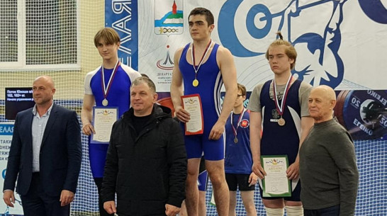 Подгоренский школьник взял «золото» на областных соревнованиях по тяжелой атлетике