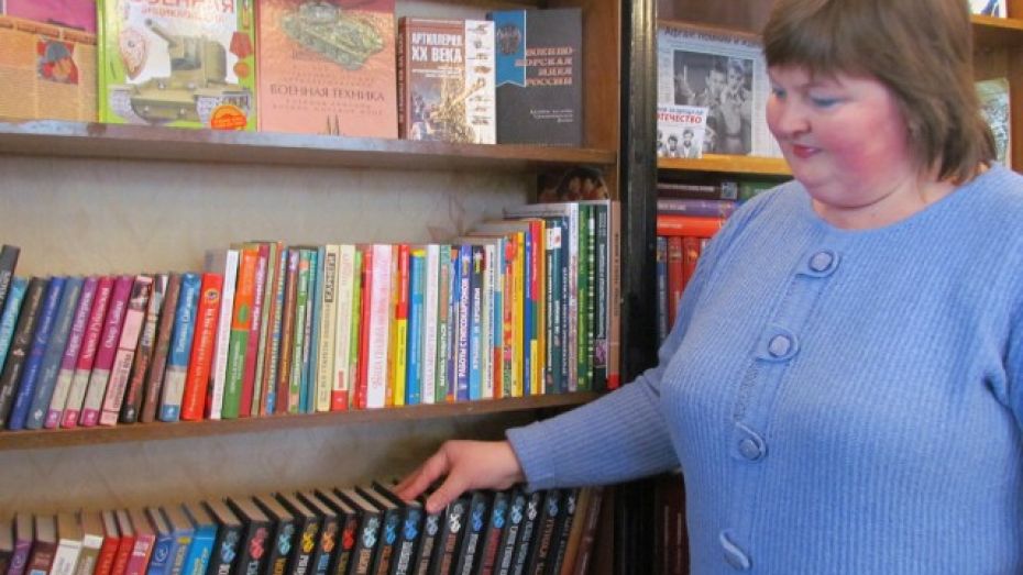 Жительница Нижнедевицкого района подарила библиотеке более двух тысяч книг