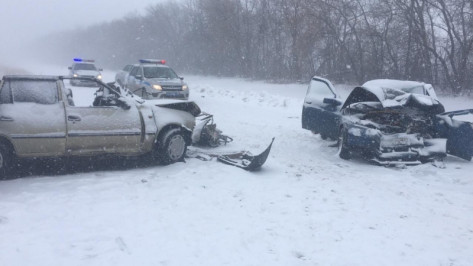 В Воронежской области в ДТП с двумя легковушками погибли 2 человека