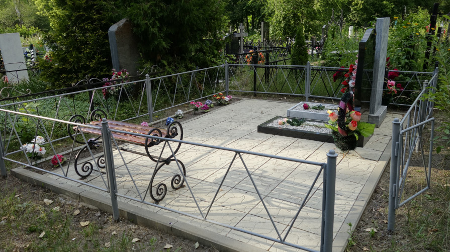 В Воронеже на православные праздники закроют проезд к шести городским кладбищам