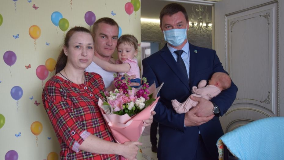 У семьи под Воронежем одновременно родились четверо малышей