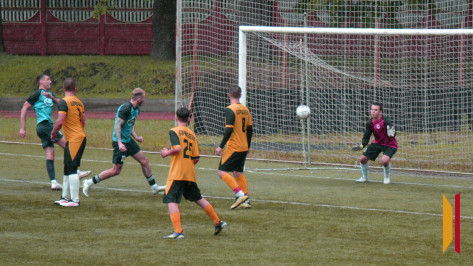 Аннинские футболисты обыграли борисоглебцев со счетом 6:2