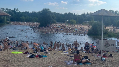 Воронежцы в социальных сетях поделились фото и видео переполненных пляжей