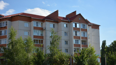  В Воронежской области с четвертого этажа упала 54-летняя женщина