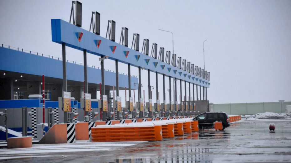 На платных участках М-4 «Дон» в Воронежской области гибкие шлагбаумы заменят на алюминиевые