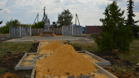 В воробьевском селе Никольское-2 вокруг памятника участникам ВОВ построят сквер