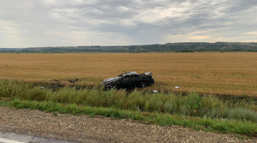 В Воронежской области 4 жителя Самарской области на автомобиле Toyota вылетели в кювет