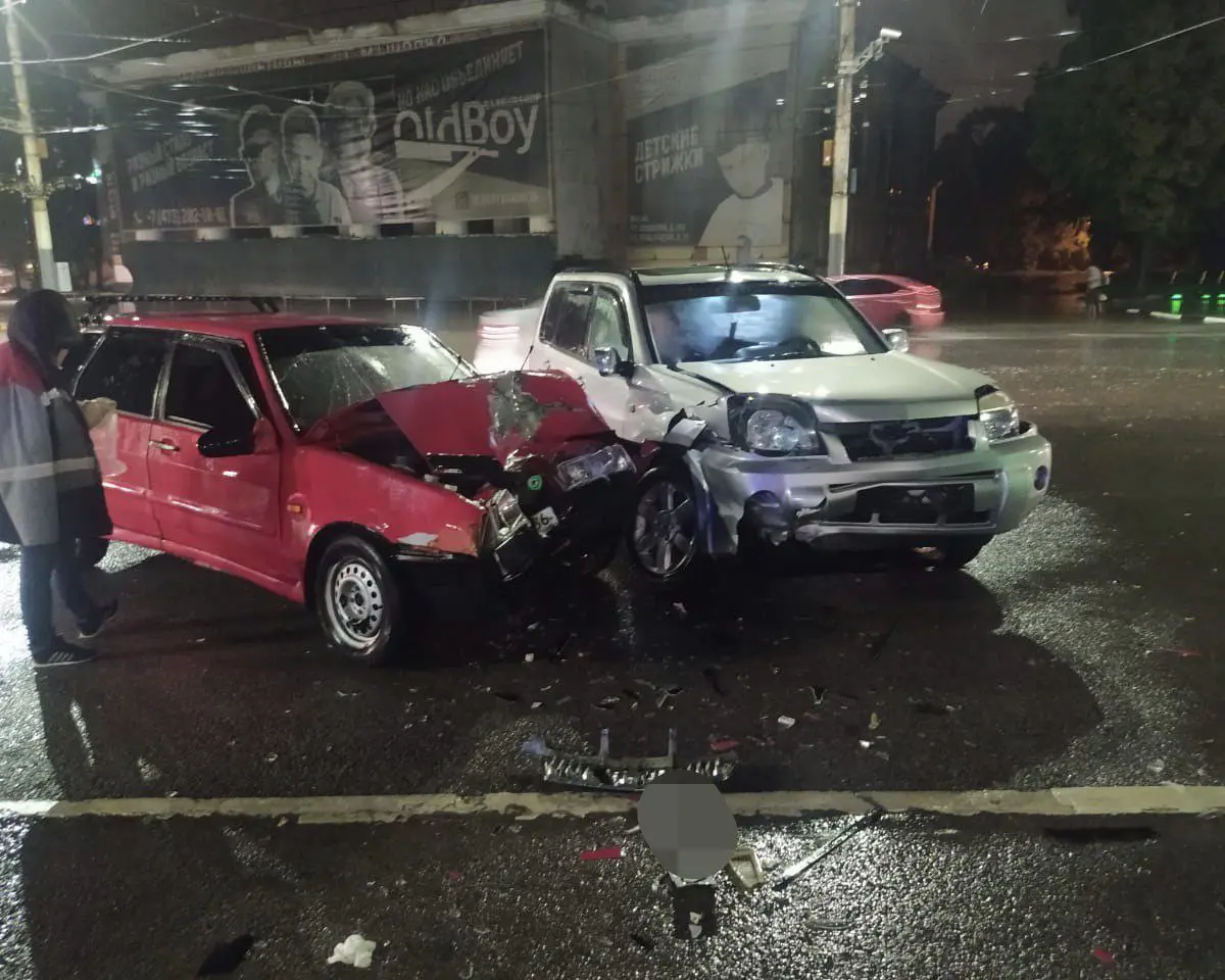 Двое детей пострадали в ДТП рядом с ДК имени Кирова в Воронеже