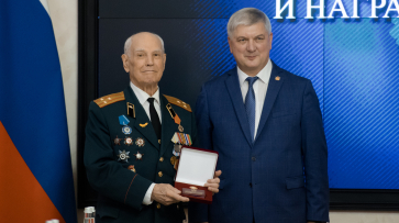 Губернатор Александр Гусев вручил награды выдающимся воронежцам
