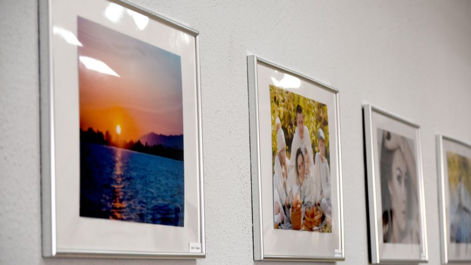 В Калаче открылась выставка фотографий «Мгновения»