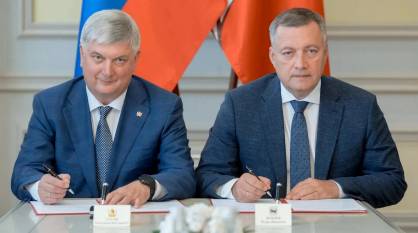 Воронежский губернатор поздравил главу Иркутской области с 60-летием