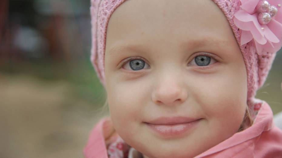 Немецкие онкологи провели очередное обследование воронежской девочки Насти Ежовой