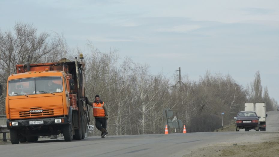 В Кантемировском районе начали ремонт дороги Кантемировка-Богучар