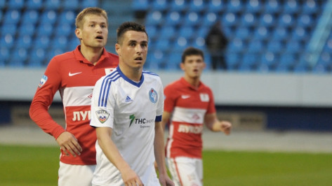 Пермский «Амкар» просмотрит экс-защитника воронежского «Факела»