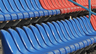 На воронежском стадионе хулиганы устроили драку и вырвали несколько кресел