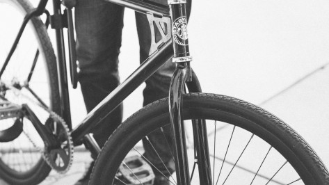 Столкновение велосипедиста и автобуса в Воронеже попало на видео за секунду до ДТП