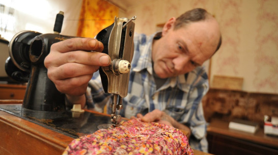 Воронежские бездомные сшили для «братьев по улице» нижнее белье