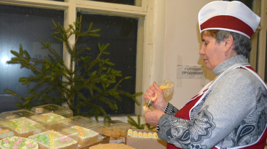 Нижнедевицкие кондитеры приступили к выпечке новогодних тортов