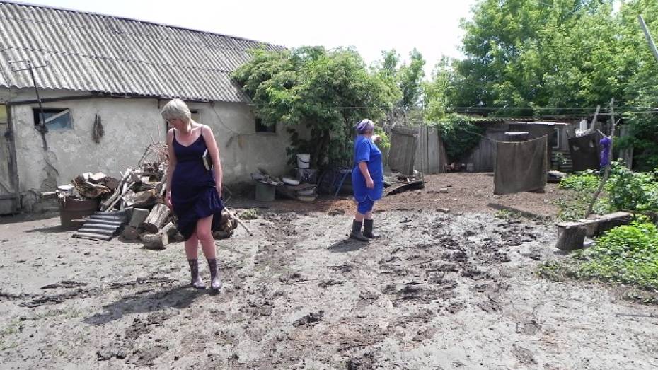 В Волоконовке Кантемировского района из-за ливня затопило несколько дворов
