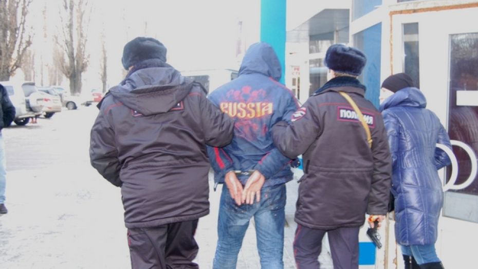 Воронежец попал под уголовное дело за распыление газа из баллончика на полицейского