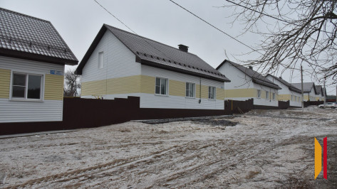 Заново построено 12 домов. Что происходит в воронежском селе спустя год после нештатного схода авиационного боеприпаса