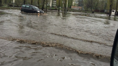 Воронежцы сообщили о 20 местах подтопления после ливня 