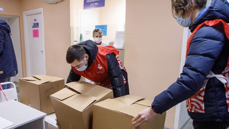 Волонтеры доставят подарки детям воронежских медиков, борющихся с коронавирусом