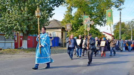 Бутурлиновцы совершили крестный ход в честь праздника Покрова Пресвятой Богородицы
