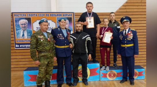 Репьевские борцы завоевали 2 «бронзы» на соревнованиях в Тульской области