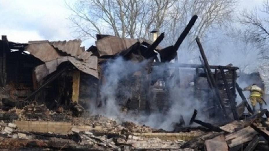 В Каширском районе из-за неисправности газового оборудования сгорел дом