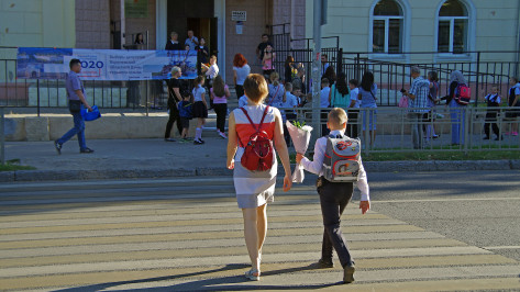 В Воронеже на линейки 1 сентября пустят только первоклашек и выпускников