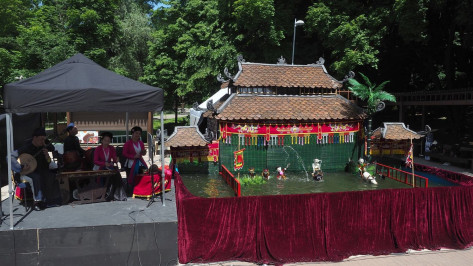 Воронежцам показали репетицию вьетнамского кукольного спектакля на воде