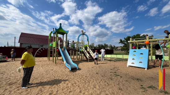 В острогожском селе Петропавловка активисты обустроили спортивно-игровую площадку