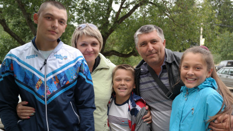 «Местную газету не заменят никакие соцсети»: журналисты газеты «Подгоренец» нашли семью, о которой рассказывали 20 лет назад