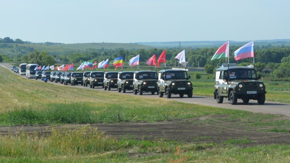 Всероссийский автопробег прошел через Нижнедевицкий район