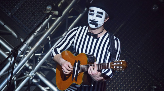 Музыкант Сергей Бабкин представит в Воронеже записанный за 25 часов альбом