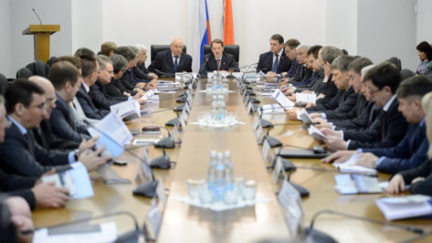 Губернатор обсудил с депутатами Воронежской облдумы будущее региона