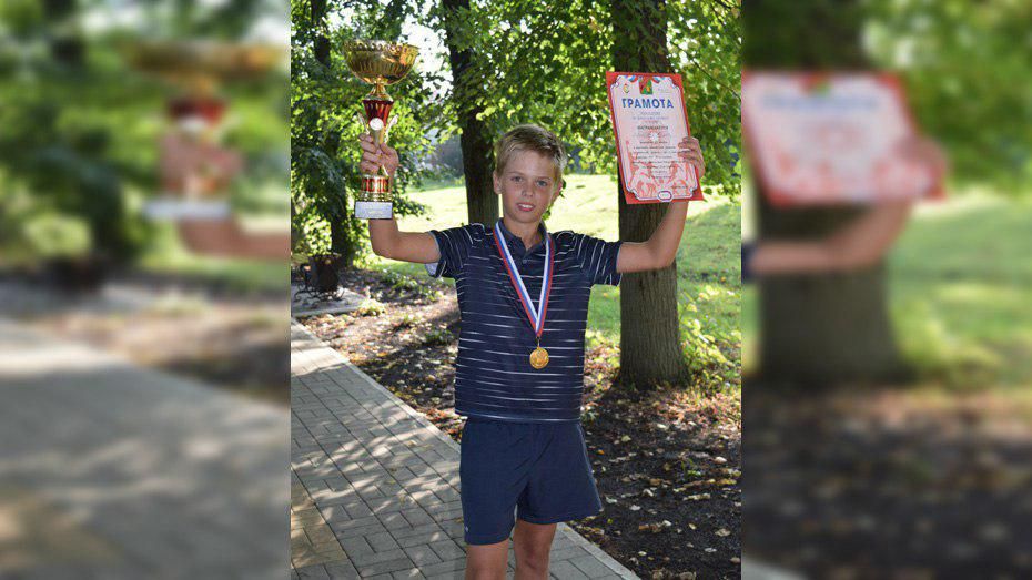 Рамонский теннисист завоевал «золото» на турнире в Старом Осколе