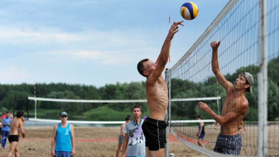 На чемпионате по пляжному волейболу в Воронеже выступил игрок Суперлиги 