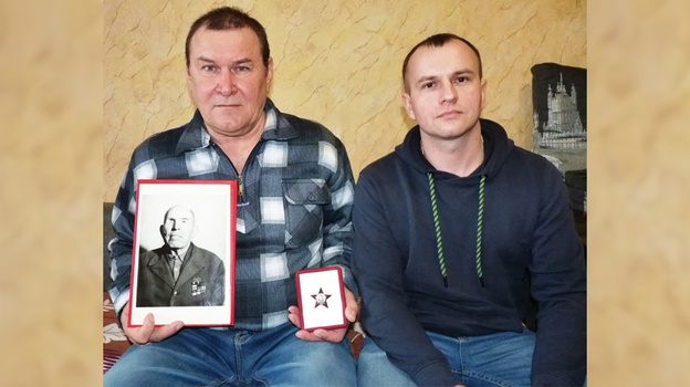 Таловский краевед отреставрировал найденный орден Красной Звезды и передал родным фронтовика