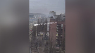 В Воронеже сняли на видео пожар в многоэтажке на улице 60-й Армии