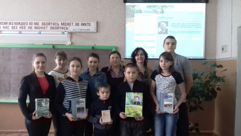 Лискинские школьники провели марафон «Читаем Ивана Сафонова»