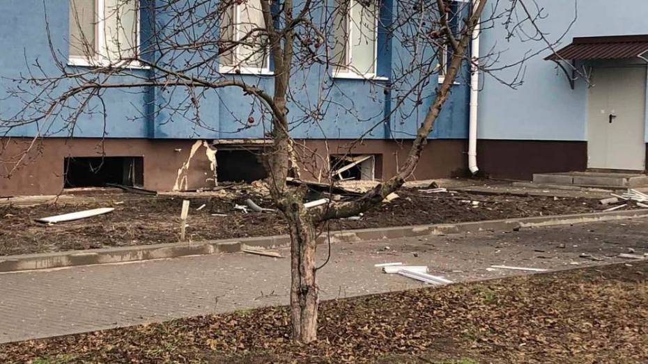 Снаряд попал в подвал школы во время обстрела белгородского села